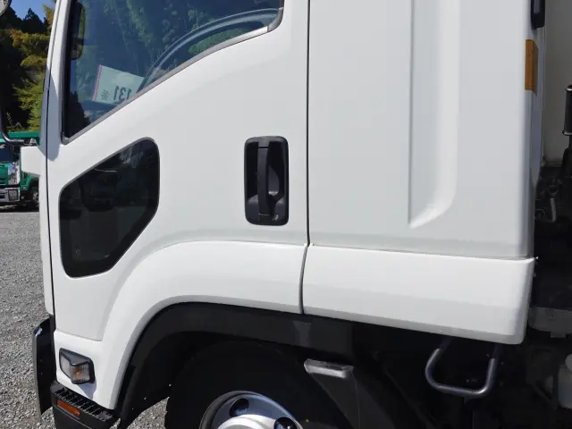 いすゞ フォワード 2RG-FRR90T2(2WD)の写真10