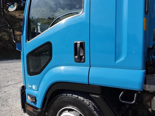 いすゞ フォワード 2PG-BTR9U2(2WD)の写真11