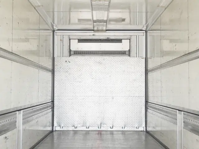 いすゞ ギガ QKG-CYJ77B(8x4)の写真16