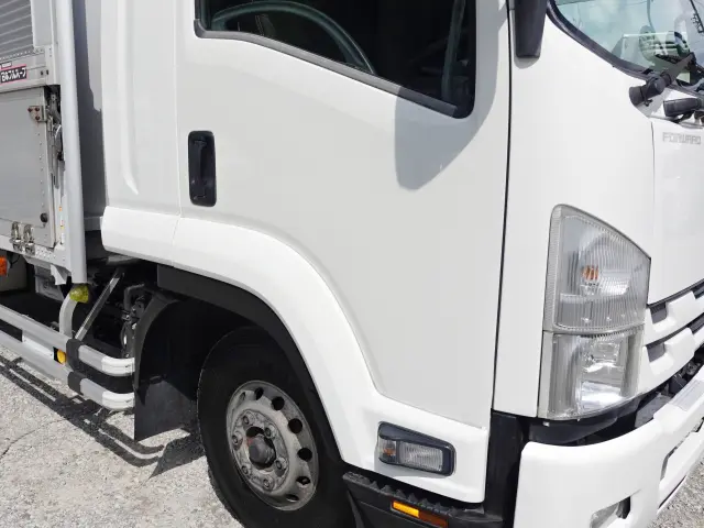 いすゞ フォワード TKG-FRR90T2(2WD)の写真6