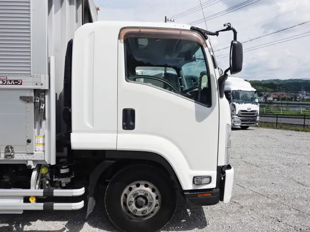 いすゞ フォワード TKG-FRR90T2(2WD)の写真7