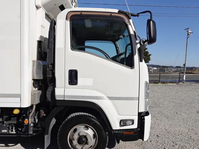 いすゞ フォワード 2RG-FRR90T2(2WD)の写真8