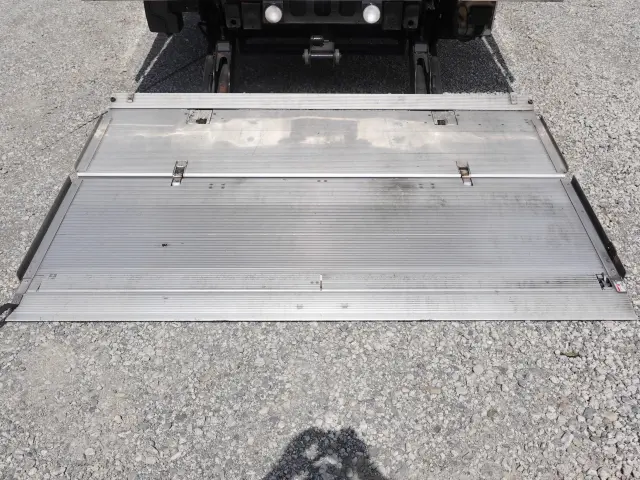 いすゞ フォワード TKG-FRR90T2(2WD)の写真20