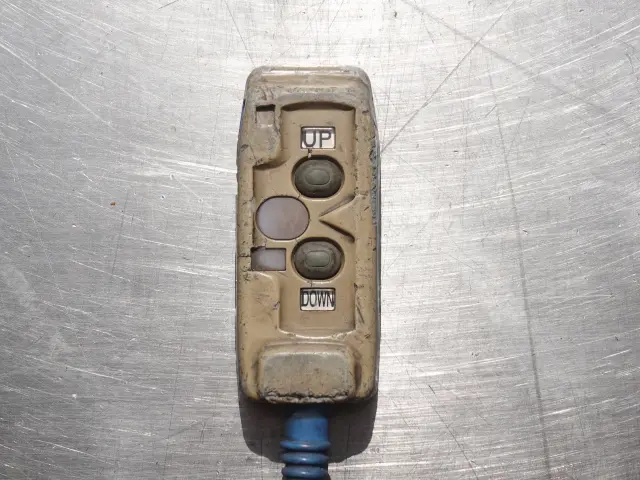 いすゞ フォワード TKG-FRR90T2(2WD)の写真22