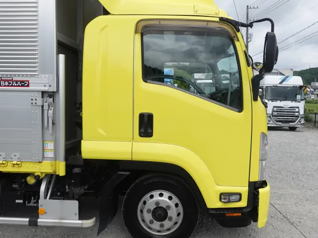いすゞ フォワード 2RG-FRR90S2(2WD)の写真4
