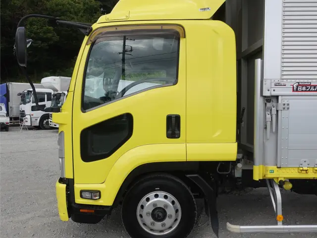 いすゞ フォワード 2RG-FRR90S2(2WD)の写真9