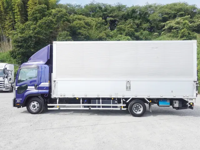 いすゞ フォワード 2RG-FRR90T2(2WD)の写真9
