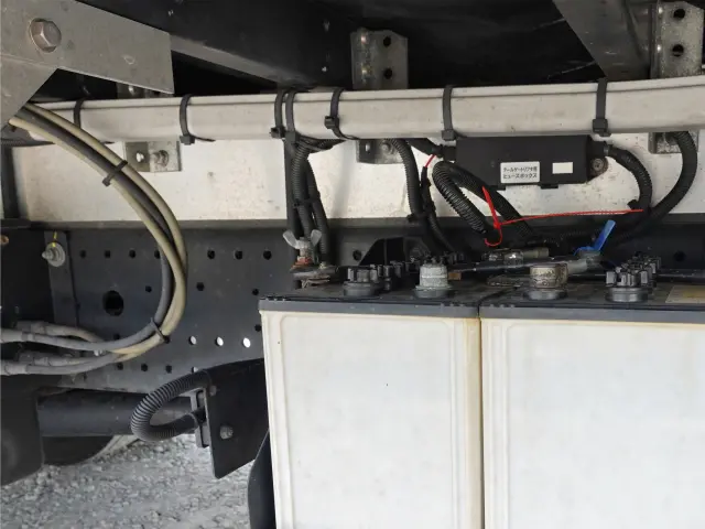いすゞ フォワード 2RG-FRR90T2(2WD)の写真20