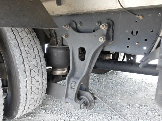 いすゞ フォワード 2RG-FRR90T2(2WD)の写真21