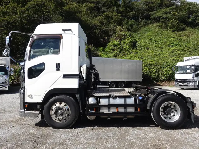いすゞ ギガ QKG-EXD52BD(2WD)の写真7