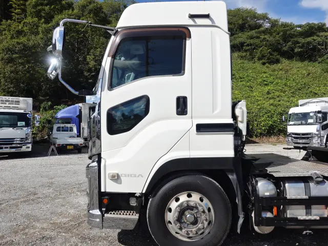 いすゞ ギガ QKG-EXD52BD(2WD)の写真8