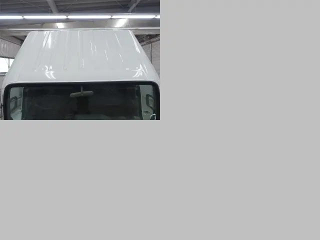 いすゞ エルフ PB-NKR81AN(2WD)の写真9