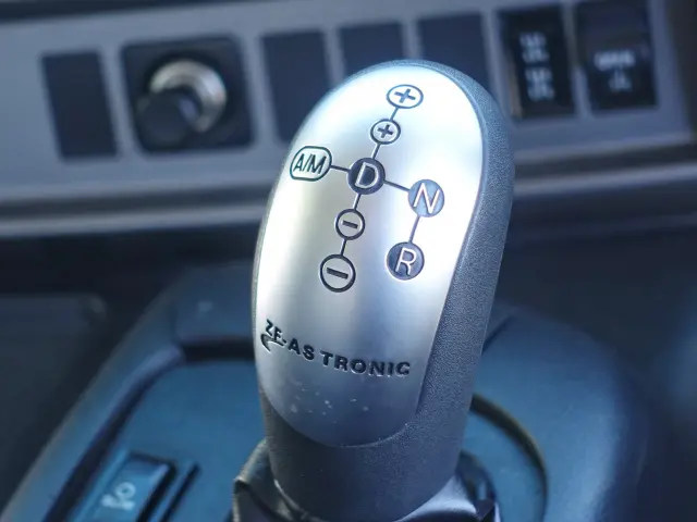 日野 プロフィア QPG-SS1EKDA(6x4)の写真28