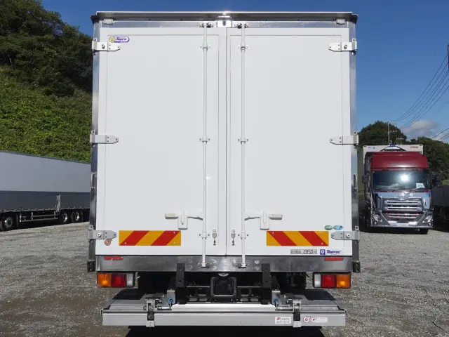 三菱 ファイター 2PG-FK74N(2WD)の写真6