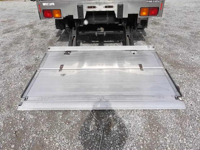 いすゞ フォワード SKG-FSR90T2(2WD)の写真12