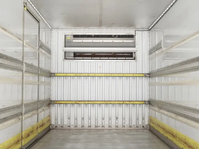 いすゞ フォワード SKG-FSR90T2(2WD)の写真15