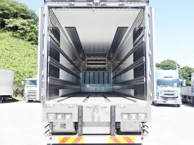 日野 プロフィア 2DG-FR1AHJ(6x2)の写真11