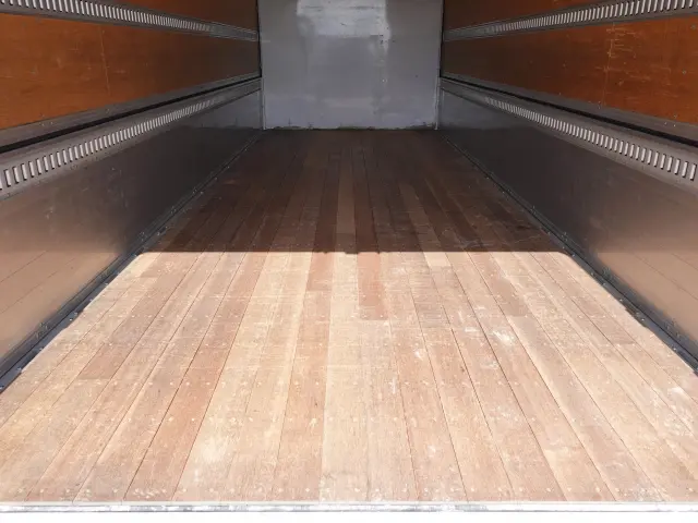 いすゞ フォワード QPG-FTR34S2(2WD)の写真12