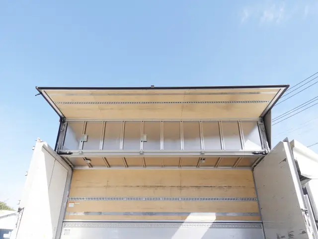 いすゞ フォワード 2RG-FRR90T2(2WD)の写真16