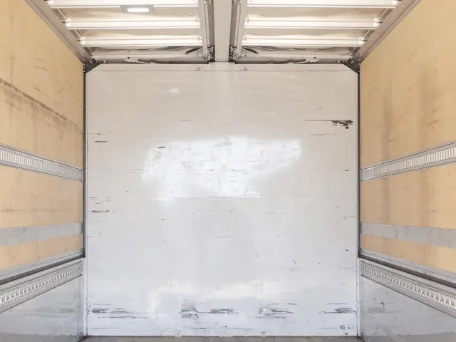 いすゞ フォワード 2RG-FRR90T2(2WD)の写真17