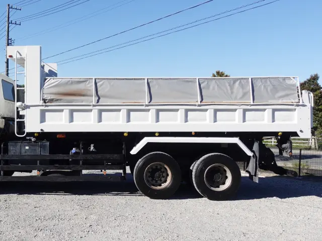 いすゞ ギガ QKG-CYZ77AM(6x2)の写真11