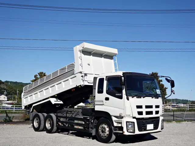 いすゞ ギガ QKG-CYZ77AM(6x2)の写真24