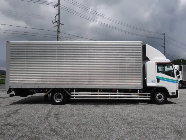 いすゞ フォワード LKG-FTR90T2(2WD)の写真5