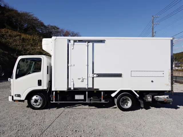 いすゞ エルフ BKG-NMR85AN(2WD)の写真13