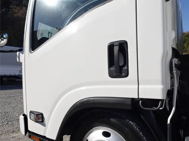 いすゞ エルフ BKG-NMR85AN(2WD)の写真14
