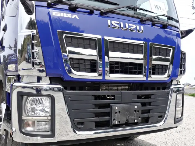 いすゞ ギガ QKG-CXZ77AT(6x4)の写真5