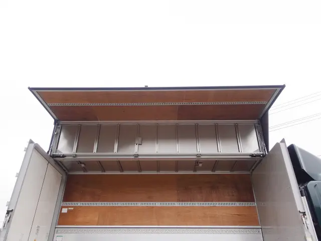 いすゞ フォワード TKG-FRR90T2(2WD)の写真11