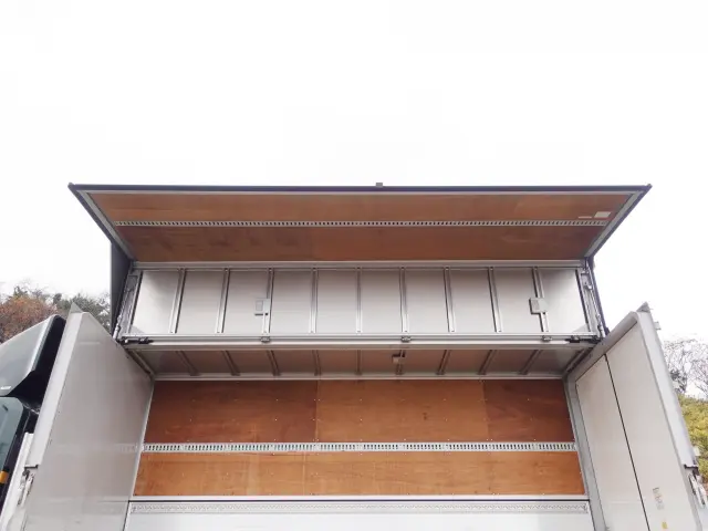 いすゞ フォワード TKG-FRR90T2(2WD)の写真12