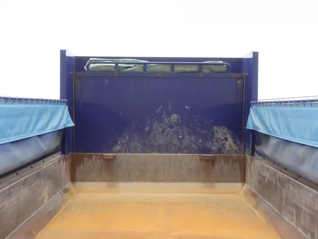 いすゞ ギガ QKG-CXZ77AT(6x4)の写真15