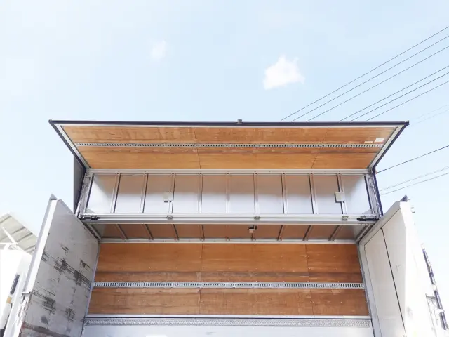 いすゞ フォワード TKG-FRR90S2(2WD)の写真10