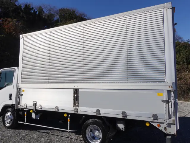 いすゞ エルフ BDG-NPR85AN(2WD)の写真9