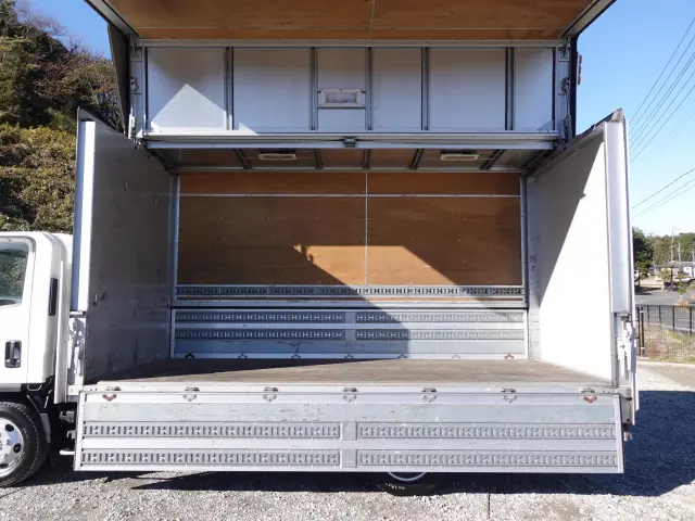 いすゞ エルフ BDG-NPR85AN(2WD)の写真13