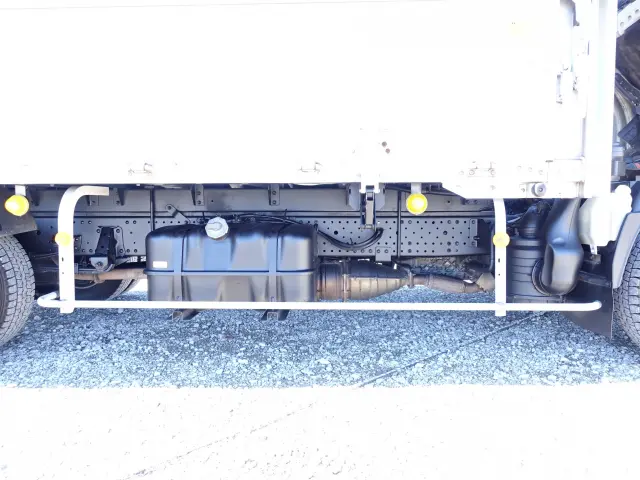 いすゞ エルフ BDG-NPR85AN(2WD)の写真17