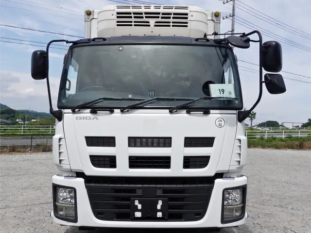 いすゞ ギガ QKG-CYJ77A(8x4)の写真3