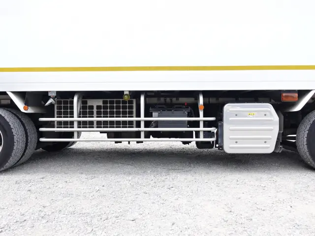 いすゞ ギガ QKG-CYJ77A(8x4)の写真13