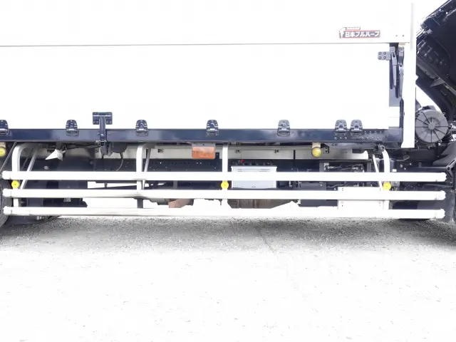 いすゞ フォワード LKG-FTR90T2(2WD)の写真13