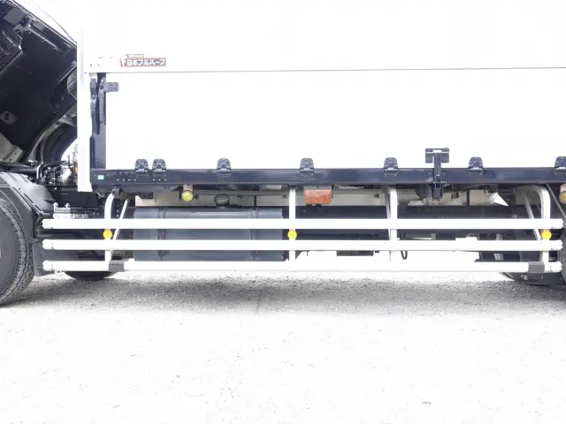 いすゞ フォワード LKG-FTR90T2(2WD)の写真16