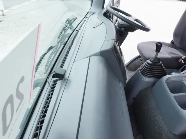 いすゞ フォワード LKG-FTR90T2(2WD)の写真18