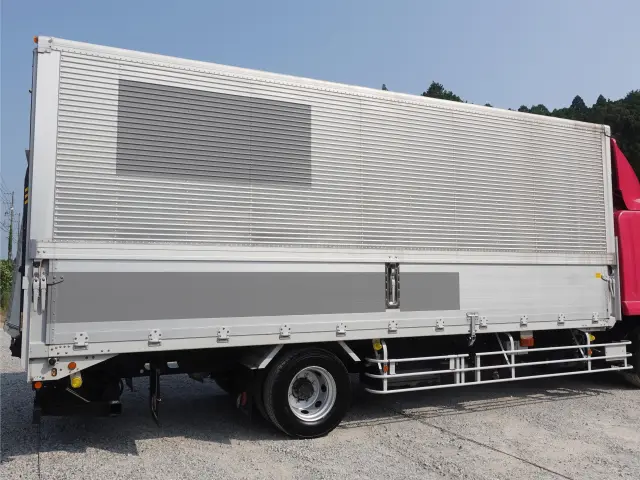 いすゞ フォワード LKG-FTR90T2(2WD)の写真6
