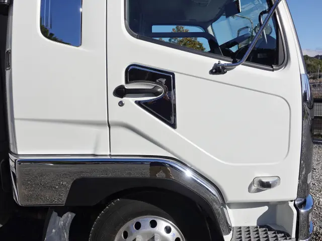 三菱 ファイター 2PG-FK61N(2WD)の写真5