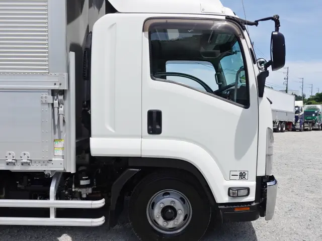 いすゞ フォワード 2RG-FRR90T2(2WD)の写真4