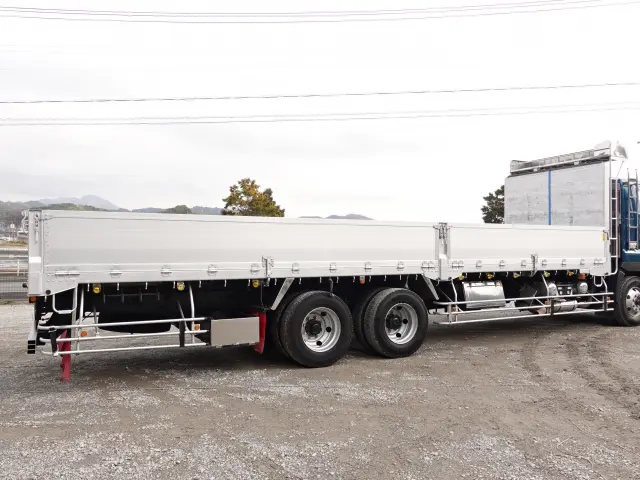 日野 プロフィア ADG-FR1EXYA(6x2)の写真9