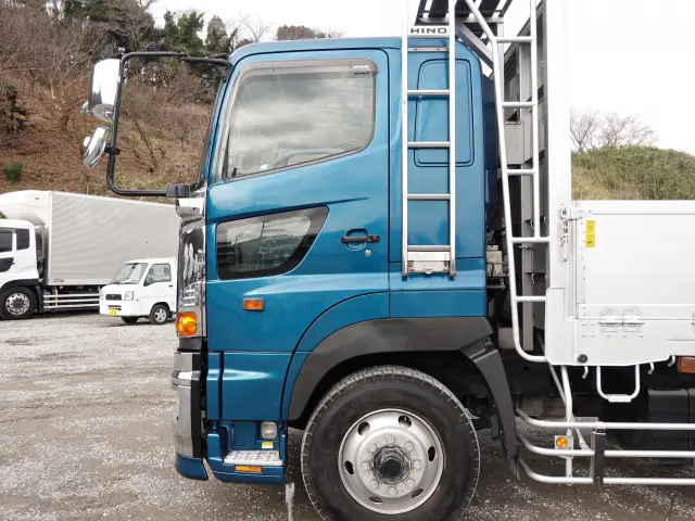 日野 プロフィア ADG-FR1EXYA(6x2)の写真14