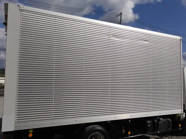 いすゞ エルフ BKG-NMR85AN(2WD)の写真5