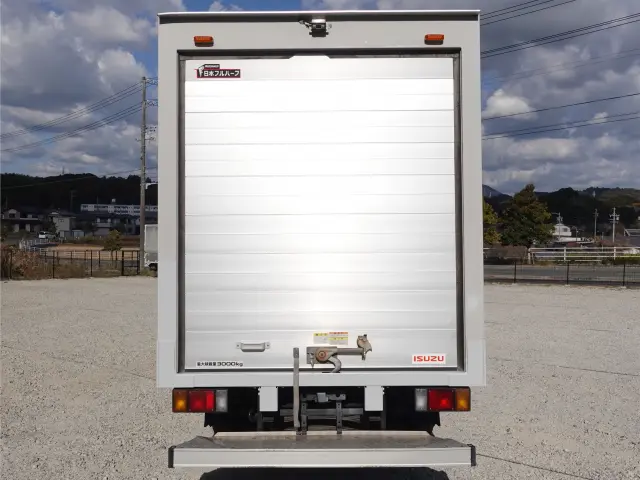 いすゞ エルフ BKG-NMR85AN(2WD)の写真6