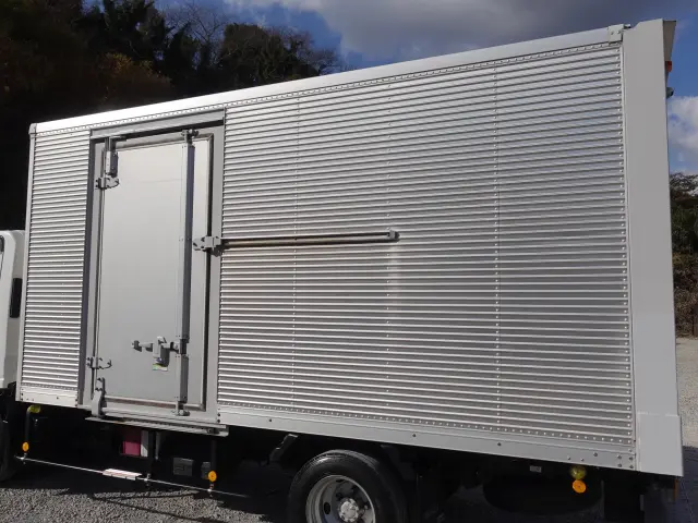 いすゞ エルフ BKG-NMR85AN(2WD)の写真7